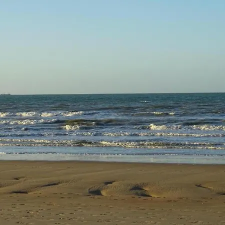 In By The Beach, Cleaning Included *