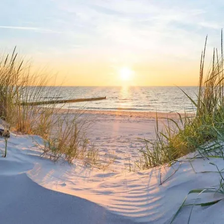 In By The Beach, Cleaning Included Lägenhet *