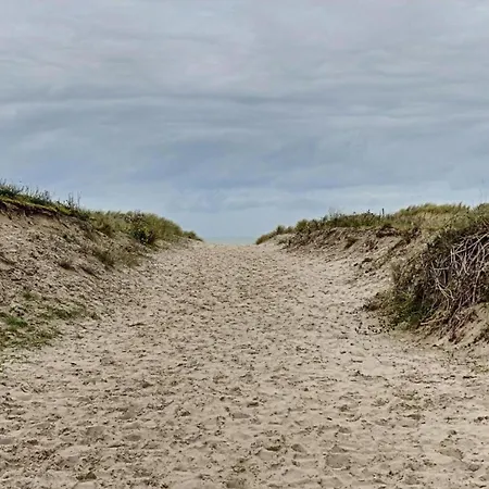 In By The Beach, Cleaning Included *
